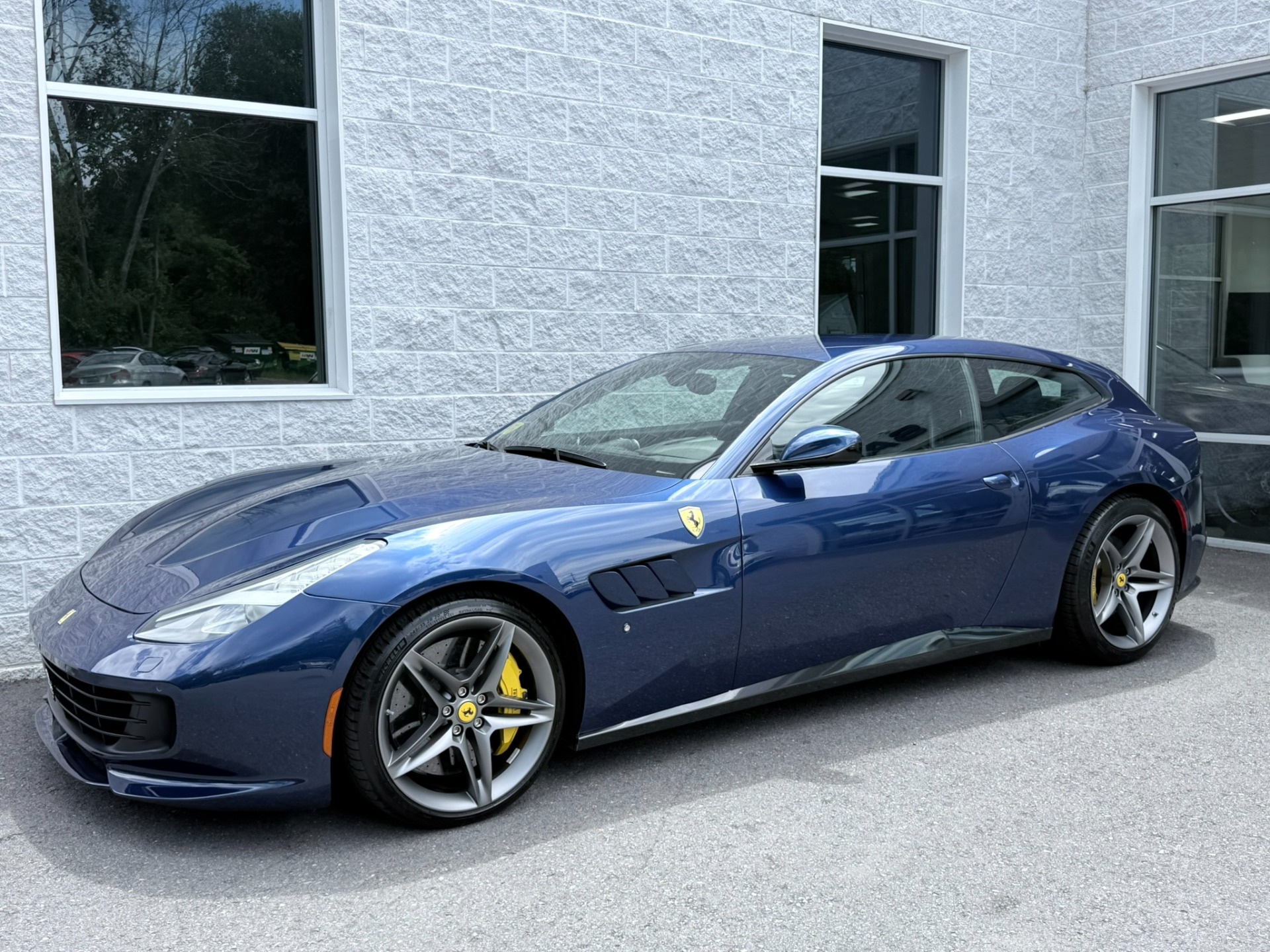 Blu Tour De France Metallic 2019 Ferrari GTC4Lusso Hatchback All-Wheel Drive 7-Speed Automatic