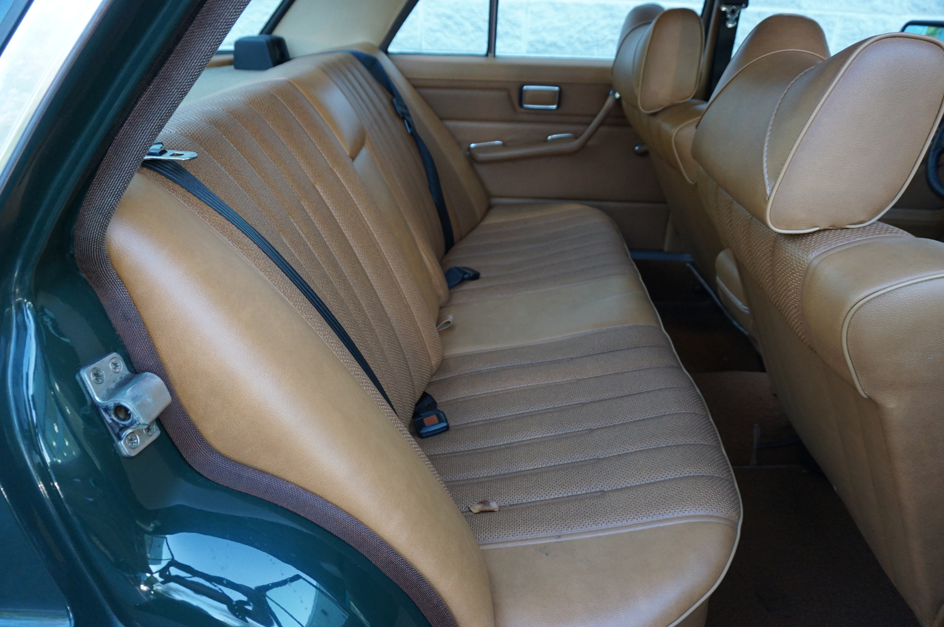 Modèle Réduit Mercedes 200 W123 De 1976 - Échelle 1:36, Métal Vert, Neuf Sans Notice