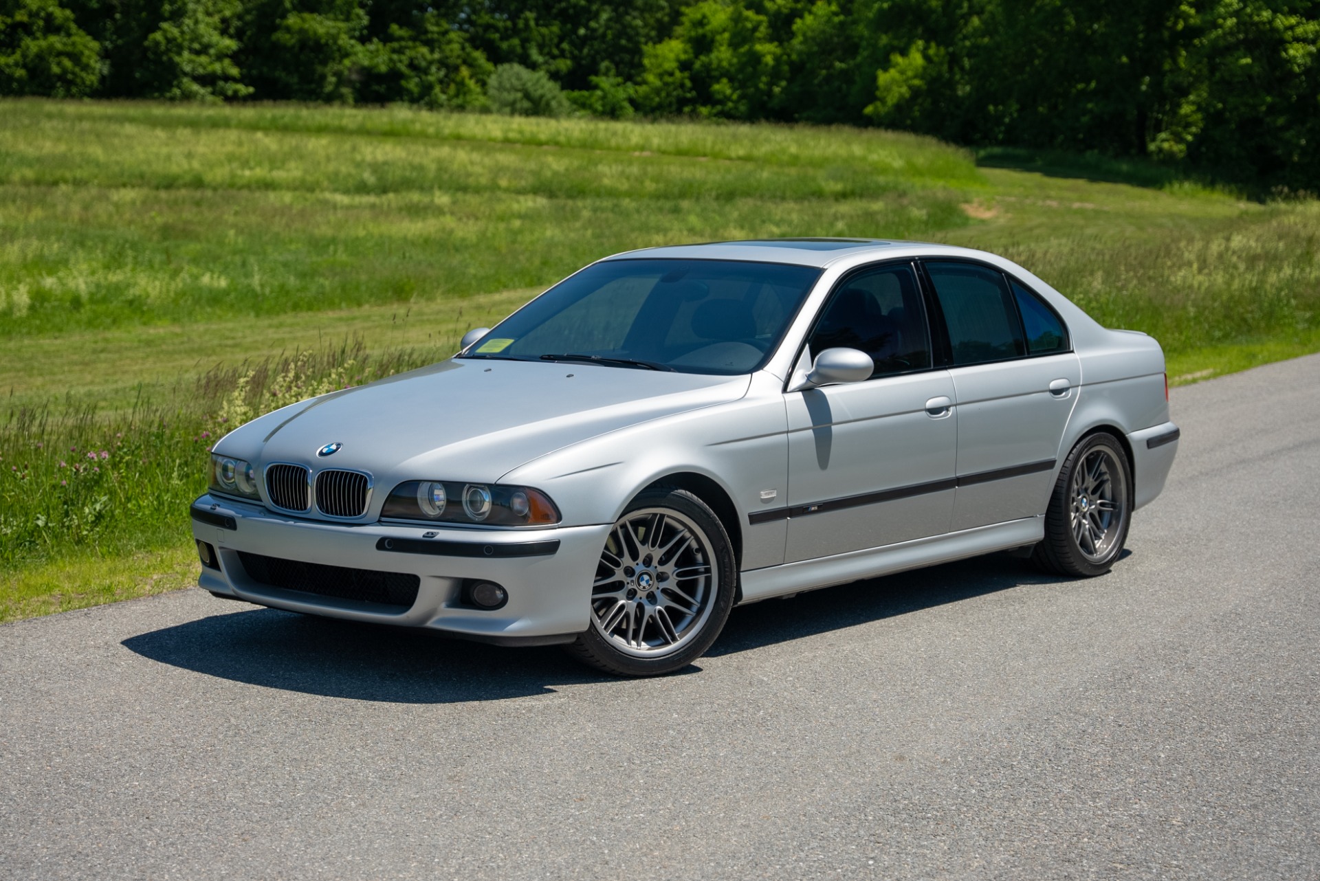 BMW E39 M5 2003 Titanium silver, highly customized - an absolutely