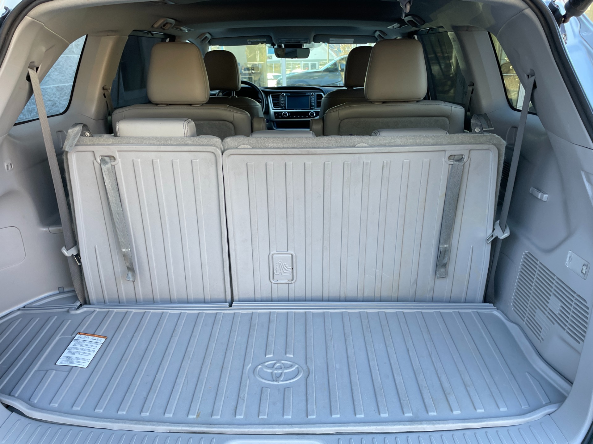 Trunk Ledge Kit | TOYOTA HIGHLANDER 2018 Trunk Ledge Kit | TOYOTA HIGHLANDER 2018