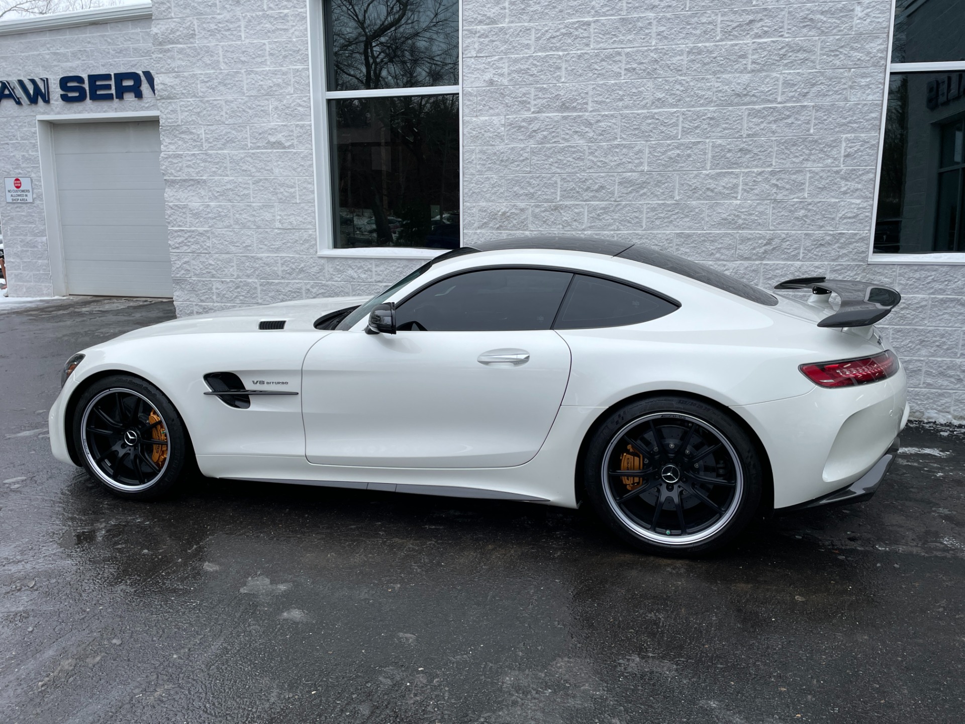 Mercedes-Benz AMG GT Black Series 1:18 by VIP Models Limited