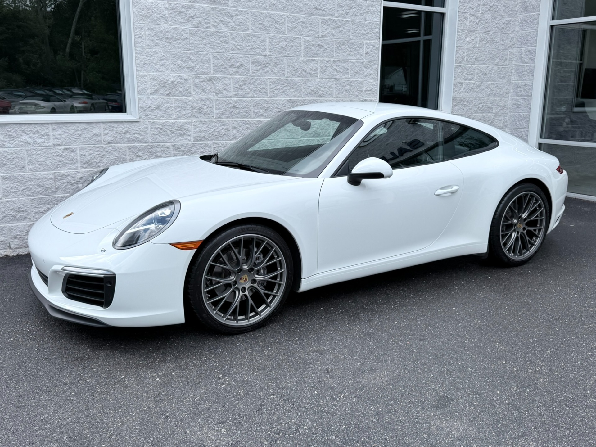 2017 Porsche 911 Carrera 4 Coupe's photo